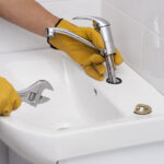 When to Call in Faucet Repair Services